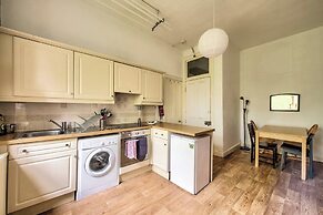 Bright Flat in City Centre for up to 6 Guests!