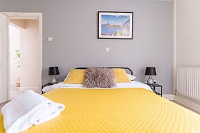 Ella Fitzgerald - Luxury 2 Bedroom Apt