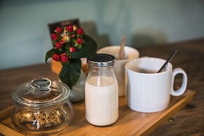 The Horse and Groom