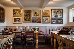 The Horse and Groom