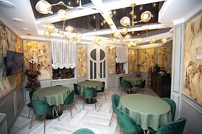 Mandarin ClubHouse