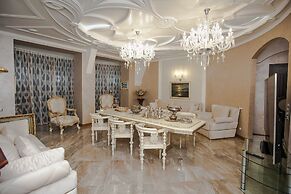 Mandarin ClubHouse