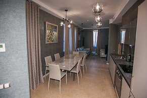 Mandarin ClubHouse