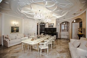 Mandarin ClubHouse