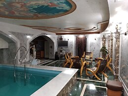 Mandarin ClubHouse