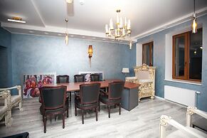 Mandarin ClubHouse