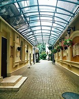 Mandarin ClubHouse