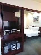 Times Square Service Suite By DaisyHomes