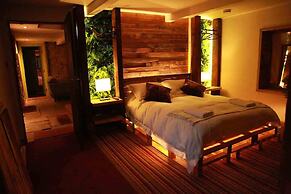 The Lodge Rooms