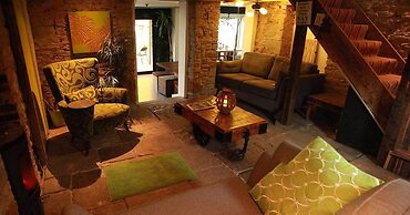 The Lodge Rooms