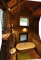 The Lodge Rooms