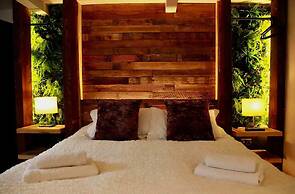 The Lodge Rooms