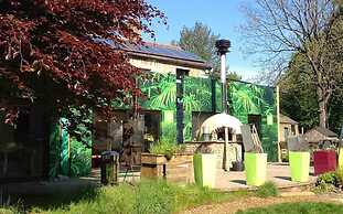 The Lodge Rooms