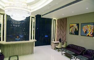Om Clarks Inn Raebareli