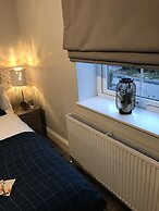 Flat 1 Helena House, 1-bed, Sleeps 2, Garden