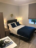 Flat 1 Helena House, 1-bed, Sleeps 2, Garden