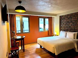 1911 Hotel
