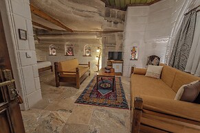 Zara Cave Hotel +10