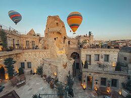 Zara Cave Hotel +10