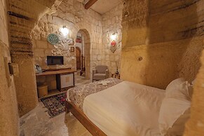 Zara Cave Hotel +10