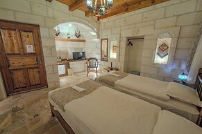 Zara Cave Hotel +10