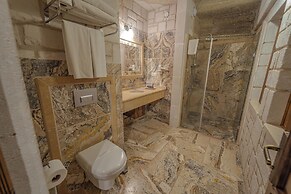 Zara Cave Hotel +10