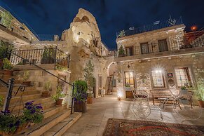 Zara Cave Hotel +10