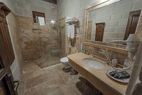 Zara Cave Hotel +10