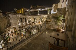 Zara Cave Hotel +10