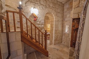 Zara Cave Hotel +10