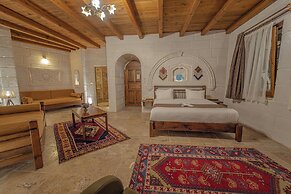 Zara Cave Hotel +10