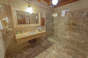 Zara Cave Hotel +10