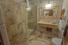 Zara Cave Hotel +10