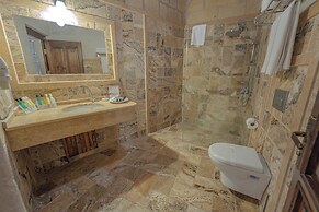 Zara Cave Hotel +10