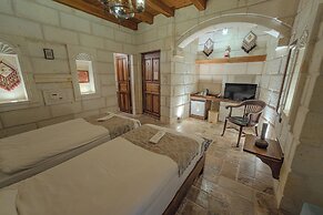 Zara Cave Hotel +10