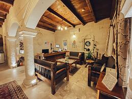 Zara Cave Hotel +10