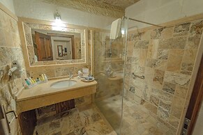 Zara Cave Hotel +10
