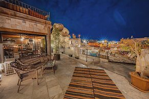 Zara Cave Hotel +10
