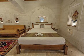 Zara Cave Hotel +10