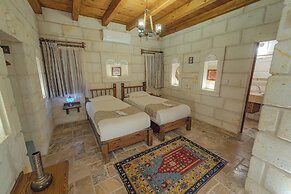 Zara Cave Hotel +10