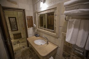 Zara Cave Hotel +10