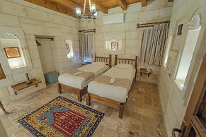 Zara Cave Hotel +10