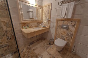 Zara Cave Hotel +10