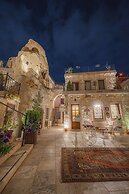 Zara Cave Hotel +10