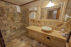 Zara Cave Hotel +10