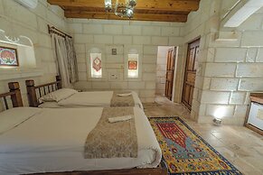 Zara Cave Hotel +10