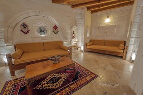 Zara Cave Hotel +10