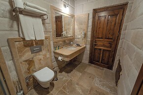 Zara Cave Hotel +10