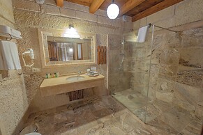 Zara Cave Hotel +10
