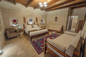 Zara Cave Hotel +10